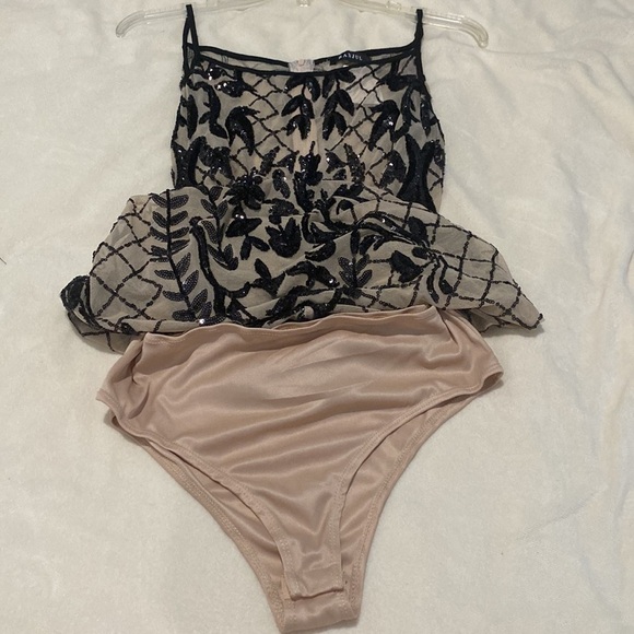 Banjul Sleeveless Black and Nude Lace Mini Dress - Size L - Picture 5 of 8